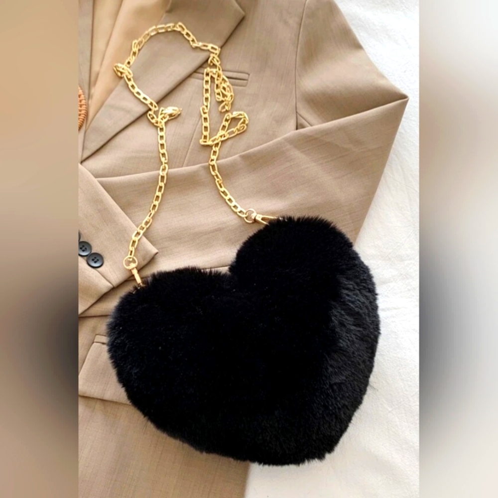 🖤 Heart crossbody 🖤